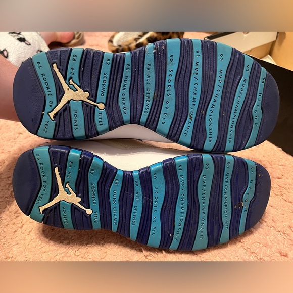 EUC air Jordan retro 10 - Picture 5 of 6